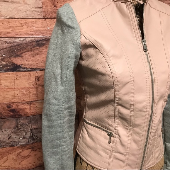 Charlotte Russe Jacket - Picture 2 of 12